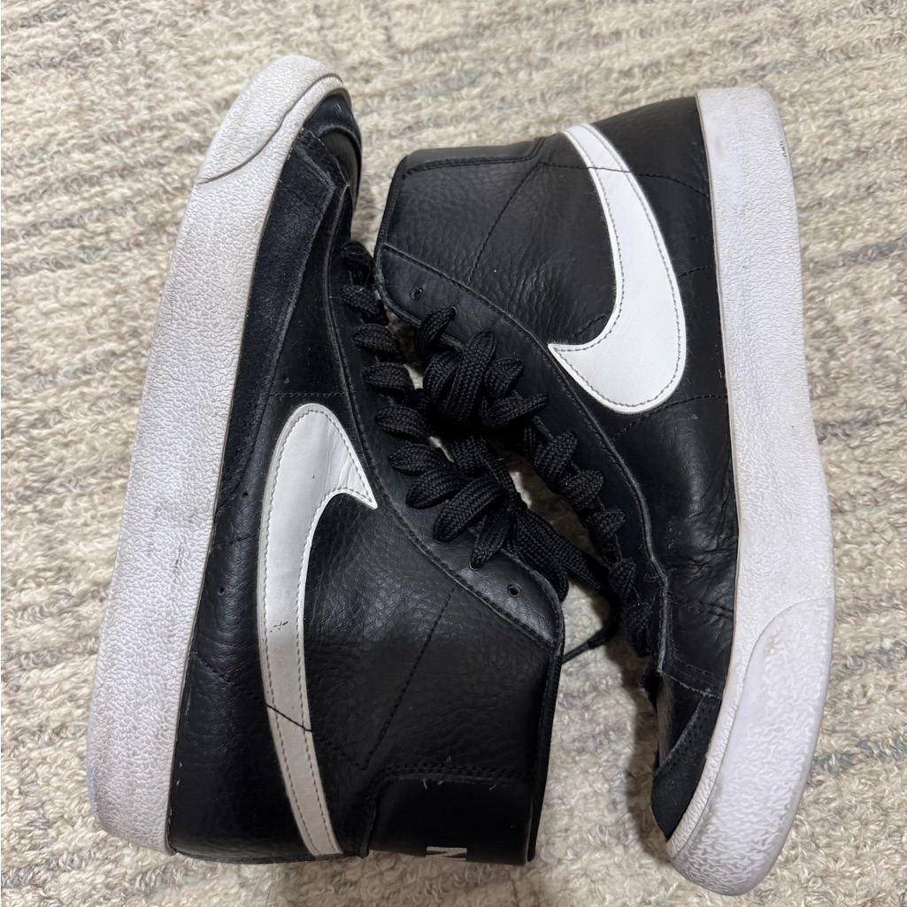Nike Kids Blazer Mid '77 Vintage Black High-Top Sneakers Size 7y